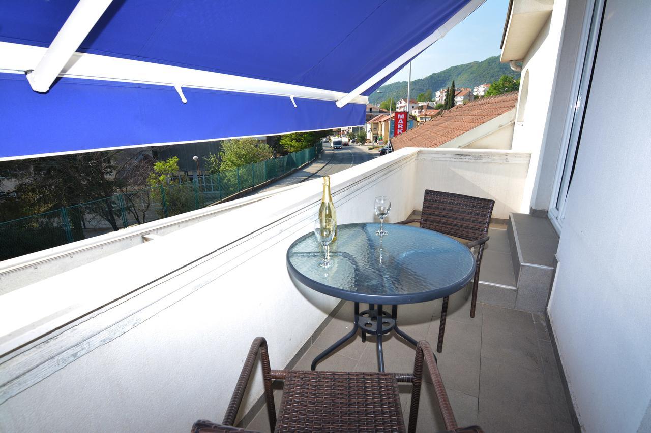 Tropicoco Apartments Tivat Kültér fotó